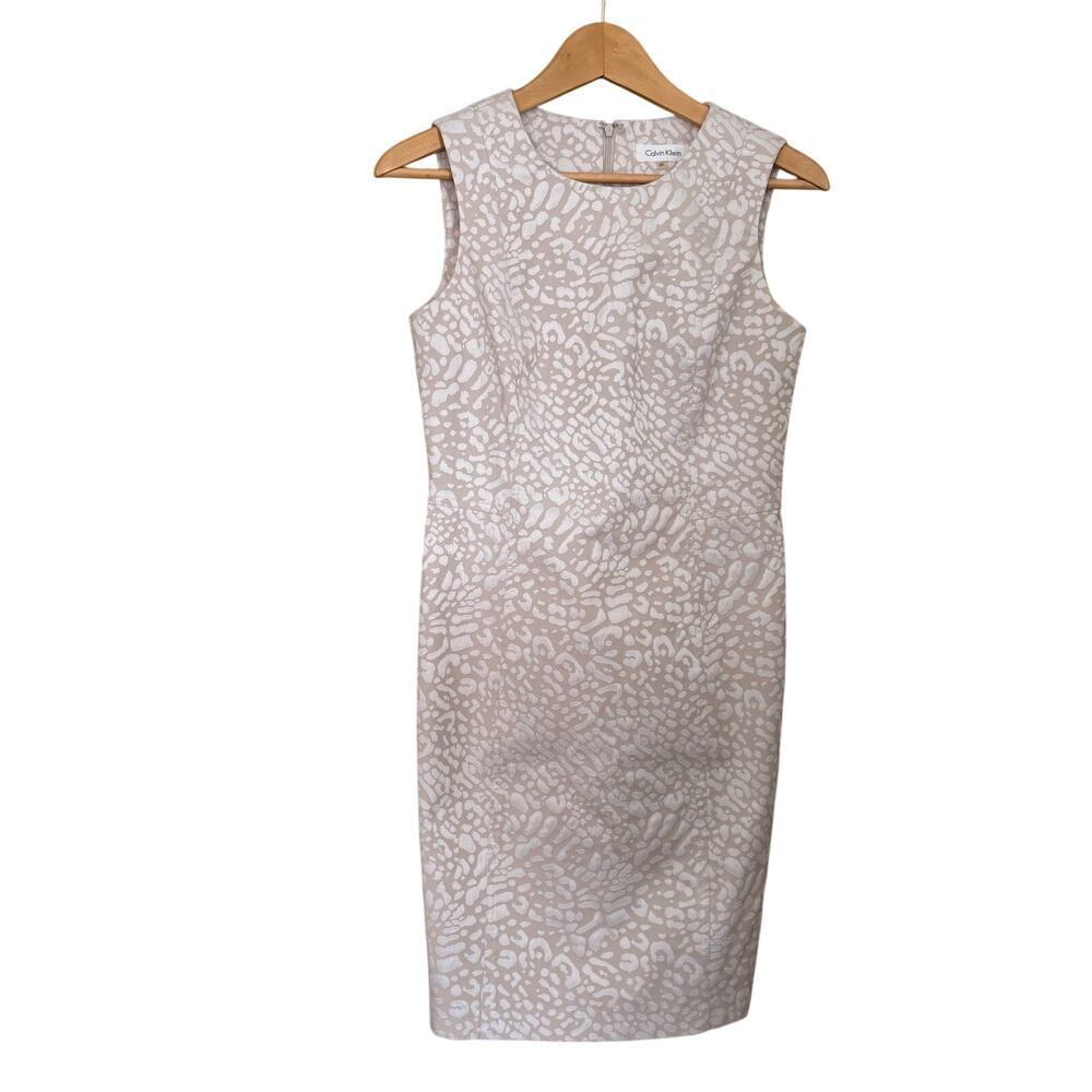 Calvin Klein Cream Animal Print Sleeveless Sheath Dress Size 6P Professional